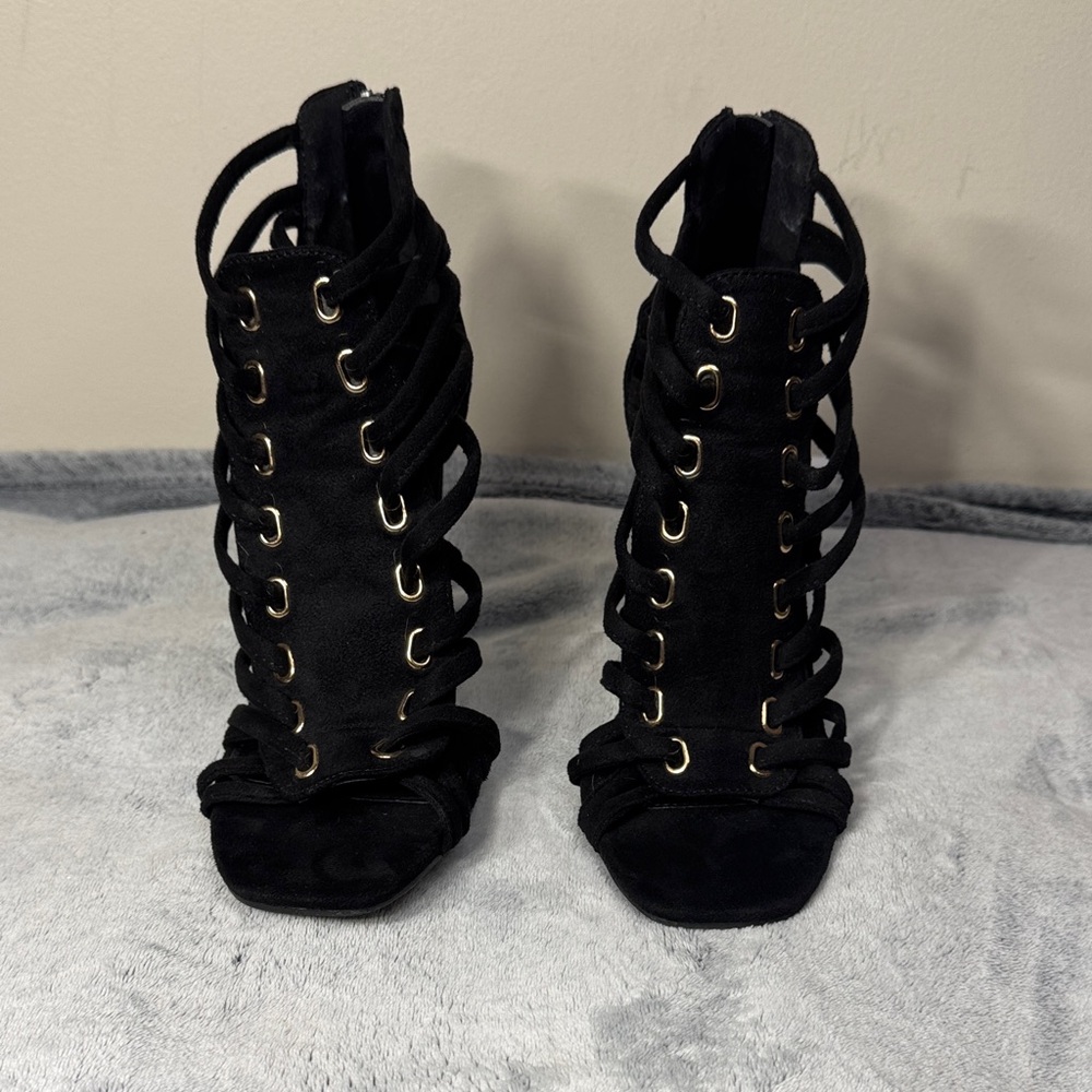 Windsor Black Faux Suede “In The Loop” Grommet Heel Booties - Size 6.5 - Picture 5 of 13